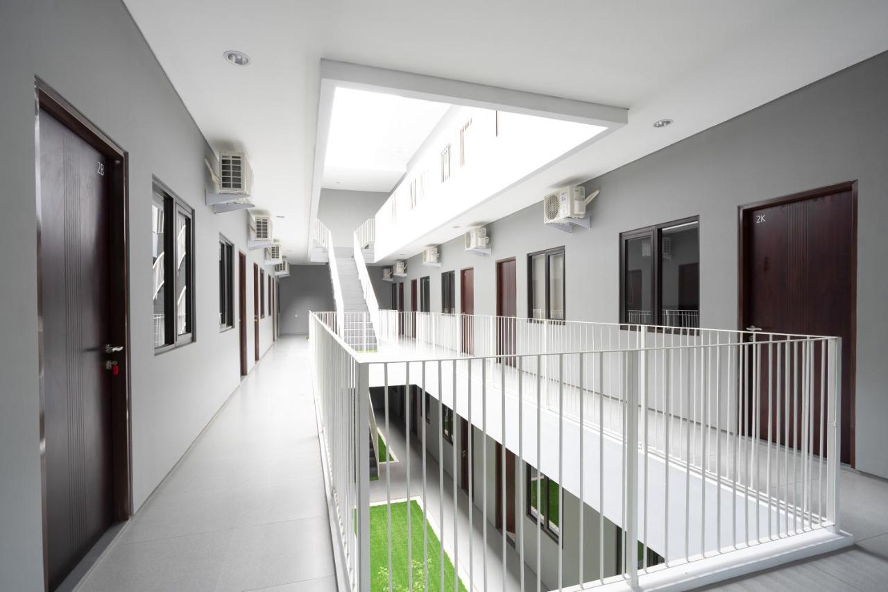Reddoorz Plus Near Jiexpo Kemayoran Jakarta Buitenkant foto