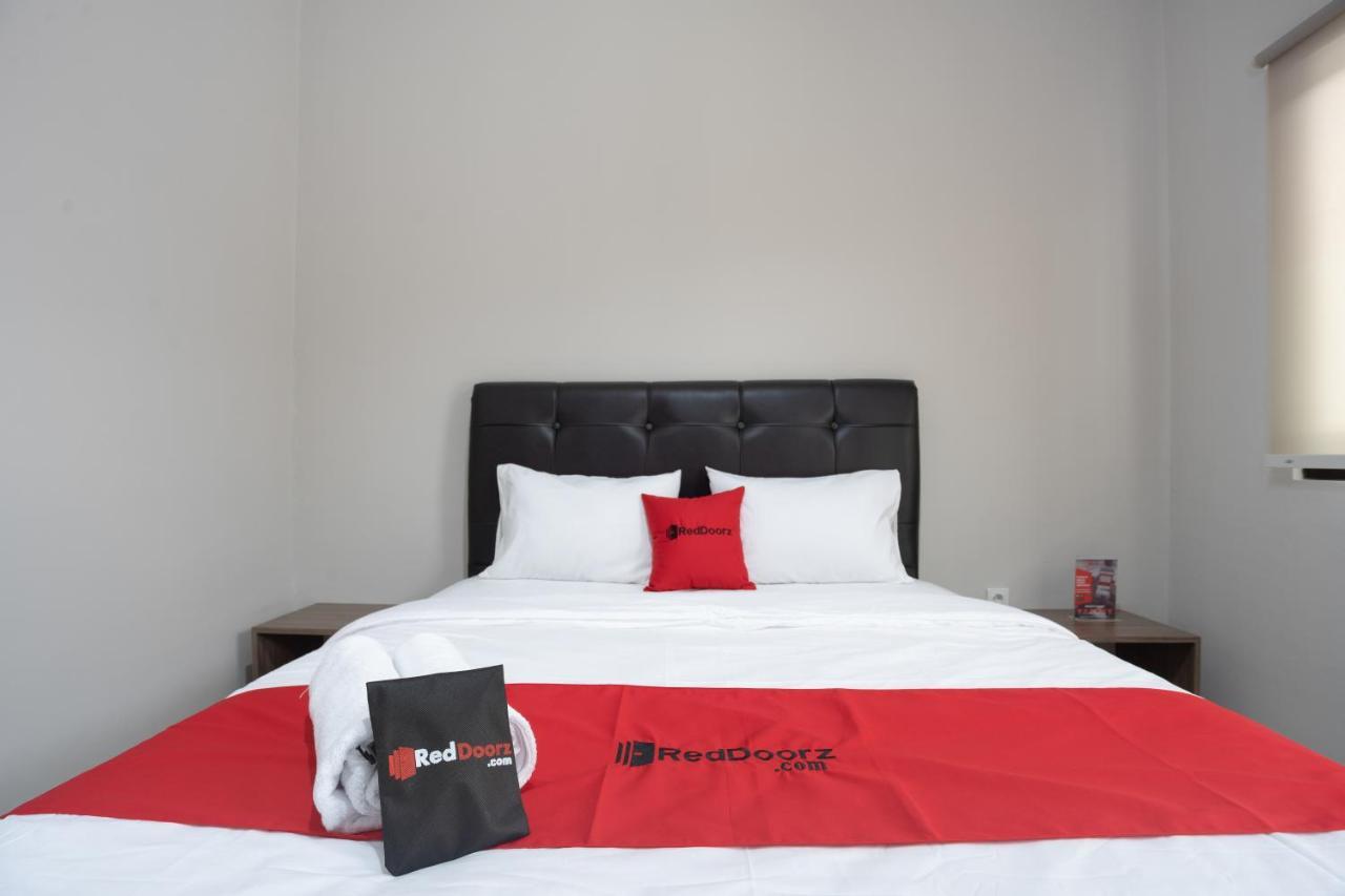 Reddoorz Plus Near Jiexpo Kemayoran Jakarta Buitenkant foto