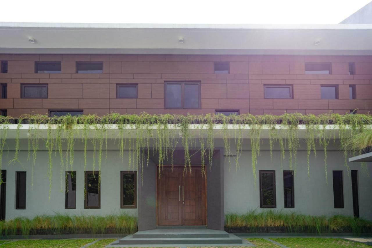 Reddoorz Plus Near Jiexpo Kemayoran Jakarta Buitenkant foto