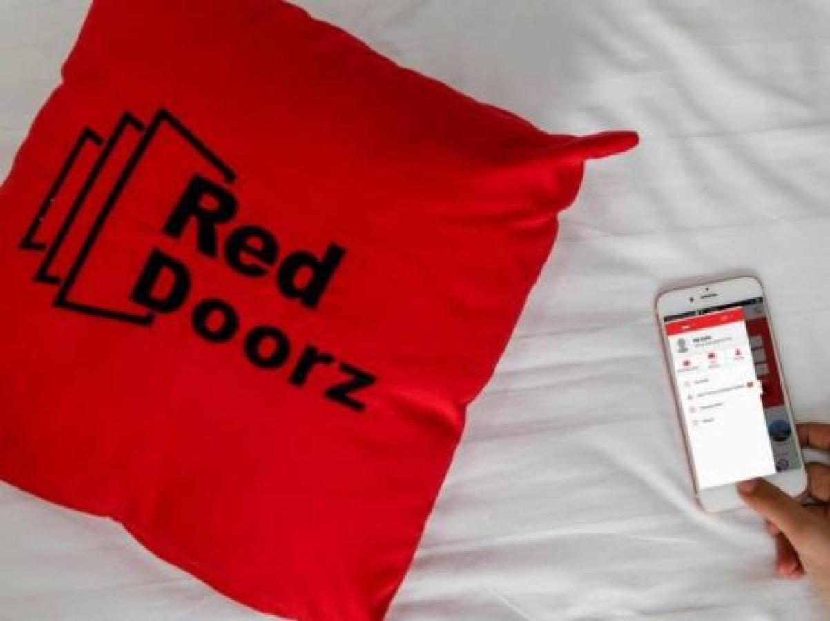 Reddoorz Plus Near Jiexpo Kemayoran Jakarta Buitenkant foto